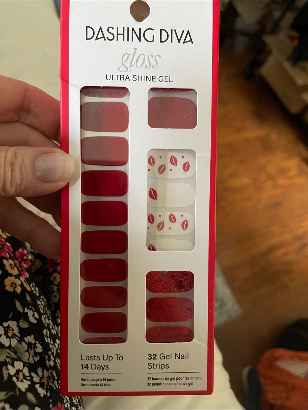 Dashing Diva One more Kiss nail strips